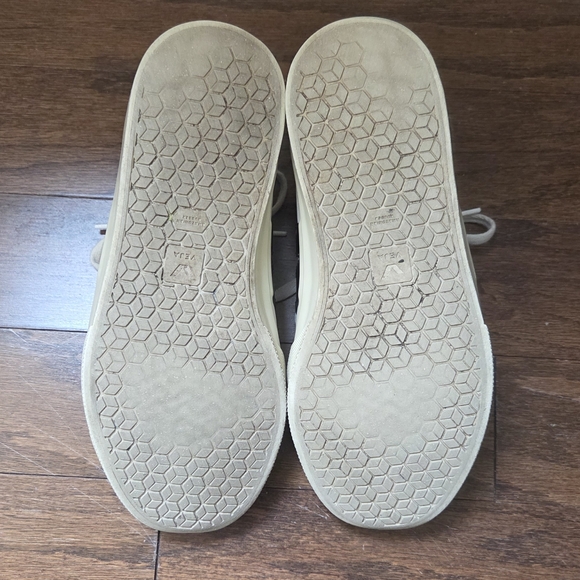 Veja Campos Women's White Sneakers Size 8 - Picture 7 of 9